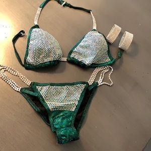 Absolutely Stunning Competition Bikini 👙